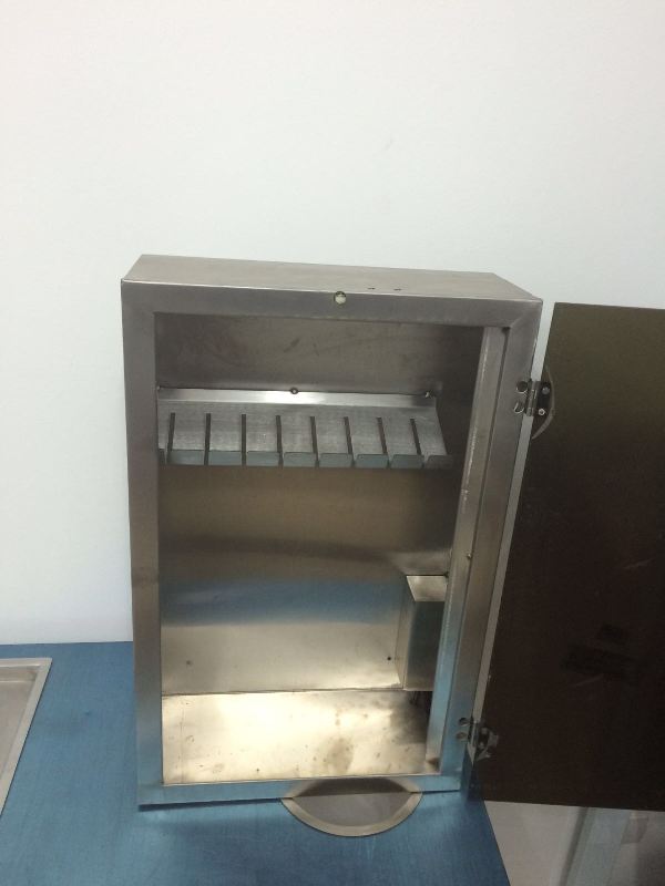 Esterilizador de facas ou talheres novo elÃ©trico de parede em inox Novo
